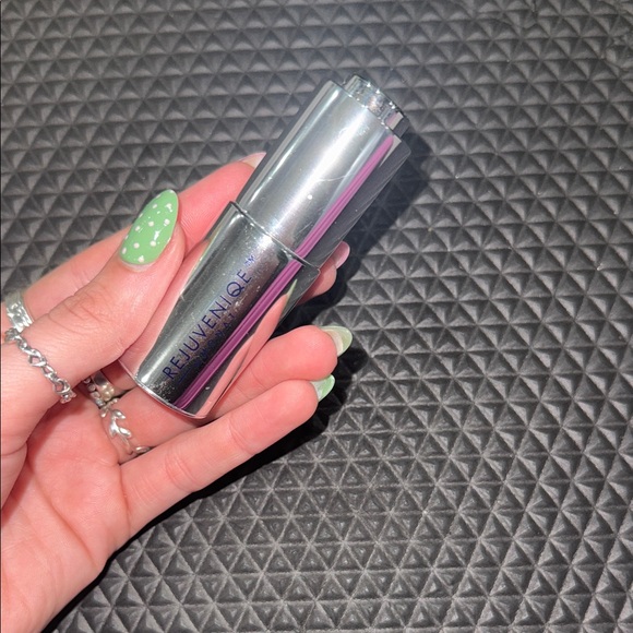 MONAT GLOBAL Accessories - Rejuveniqe by Monat Silver Bottle